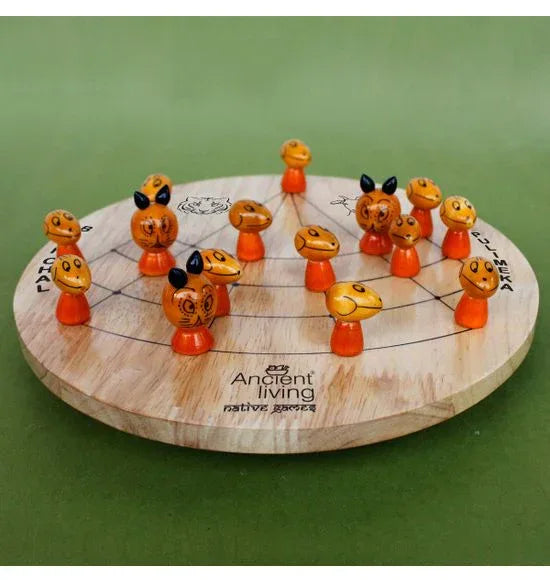 Anciant living Puli Meka / Tigers & Lambs / Bagh Chal / Aadu Puli Aatam Board Game - Crafted in Wood - Orgoshops