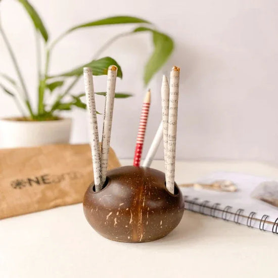 Onearth Coconut Shell Pen stand– Orgoshops