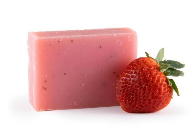 Veena Products Strawberry Soap Base - 1 kg