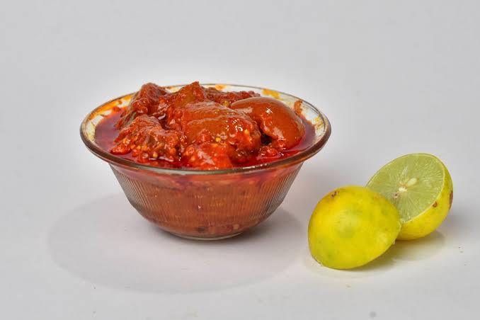 LAKSHMINALAMBAGAM : Lemon Pickle – 400 g - Orgoshops